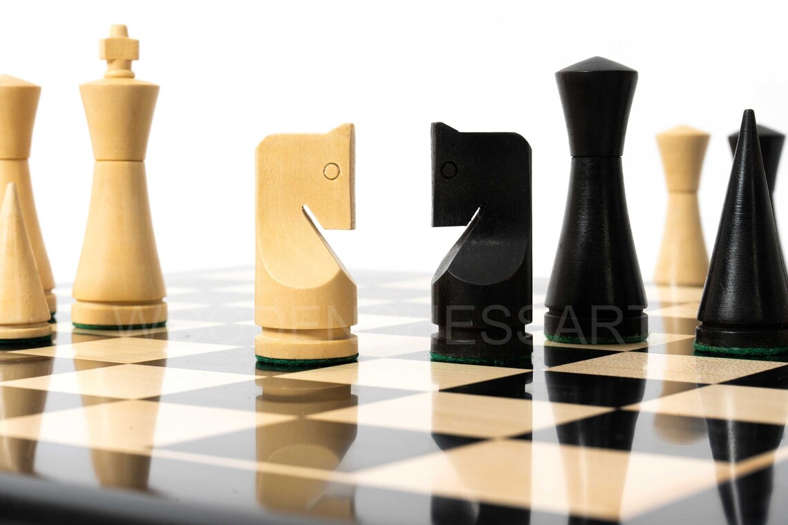 3.5” Russian Minimalist Chess Pieces & 17" Wooden Chessboard Chess Set In Ebony - Weighted