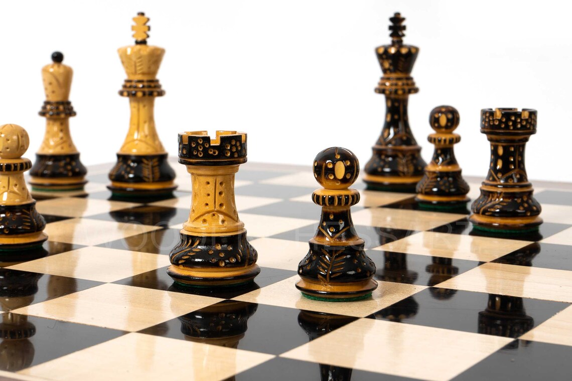3.75" Burning Zagreb Series Chess Pieces & 21" Chessboard Chess Set in Burnt Boxwood - 2.67 lbs