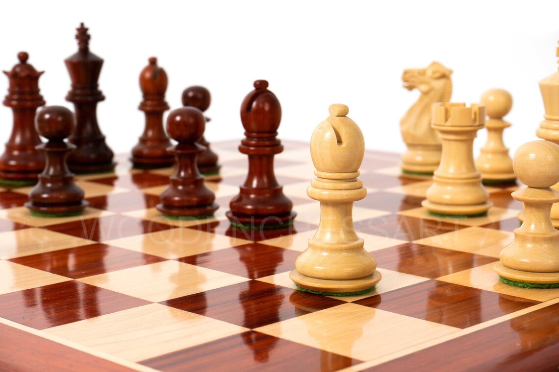 3.1" Premium Staunton Series Chess Pieces & 16" Chessboard Chess Set in Bud Rosewood - 2.1 lbs