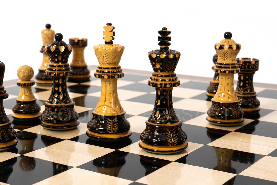 3.75" Burning Zagreb Series Chess Pieces & 21" Chessboard Chess Set in Burnt Boxwood - 2.67 lbs