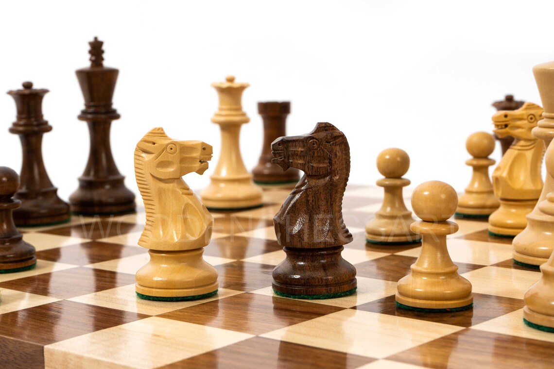 4" Staunton Chess Pieces & 16" Borderless Chessboard Chess Set – Acacia Wood & Golden Rosewood