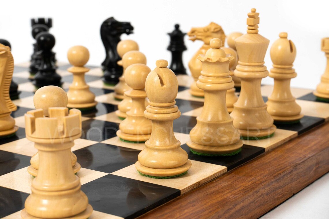 New 3.1" Premium Staunton Series & Chessboard Chess Set in Ebony - 2.1 lbs