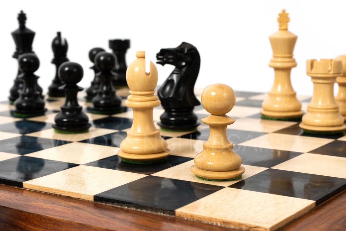New 3.1" Premium Staunton Series & Chessboard Chess Set in Ebony - 2.1 lbs