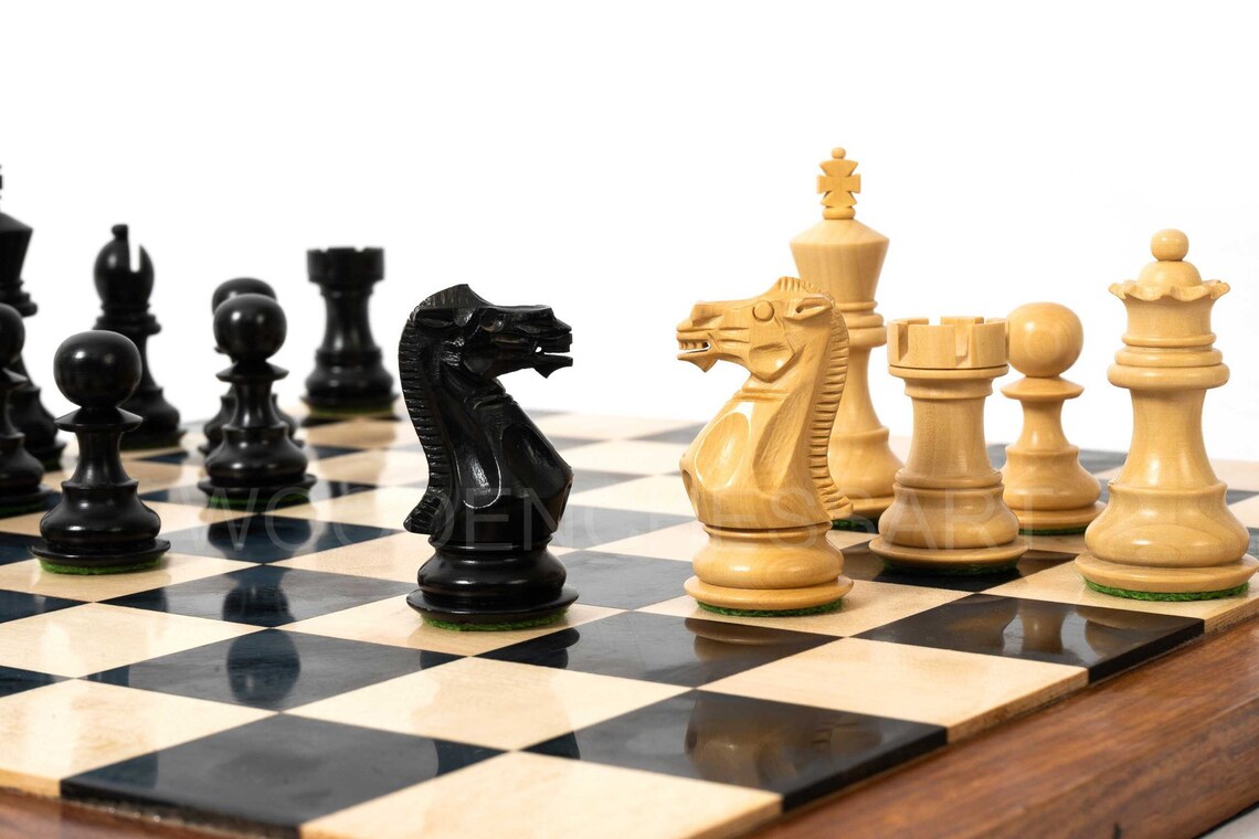New 3.1" Premium Staunton Series & Chessboard Chess Set in Ebony - 2.1 lbs