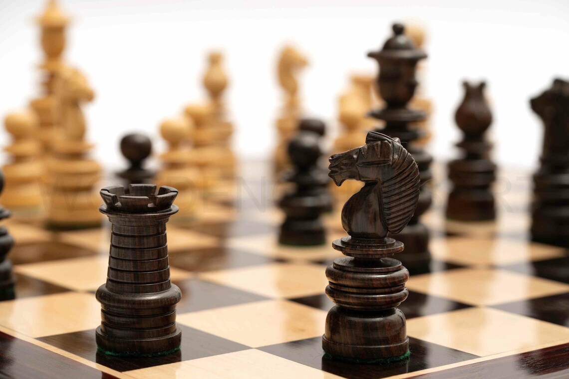 New 4.3” St George Staunton Chess Pieces & 21” Rosewood Chessboard Chess Set in Rosewood