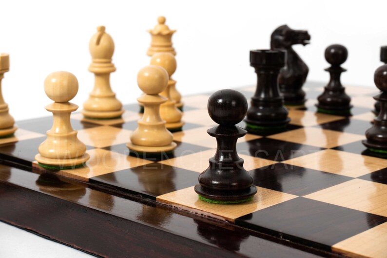3.1" Premium Staunton Series Chess Pieces & 16" Chessboard Chess Set in Rosewood and Boxwood - 2.1 lbs