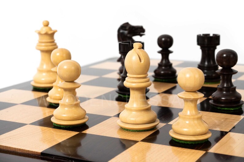 3.1" Premium Staunton Series Chess Pieces & 16" Chessboard Chess Set in Rosewood and Boxwood - 2.1 lbs